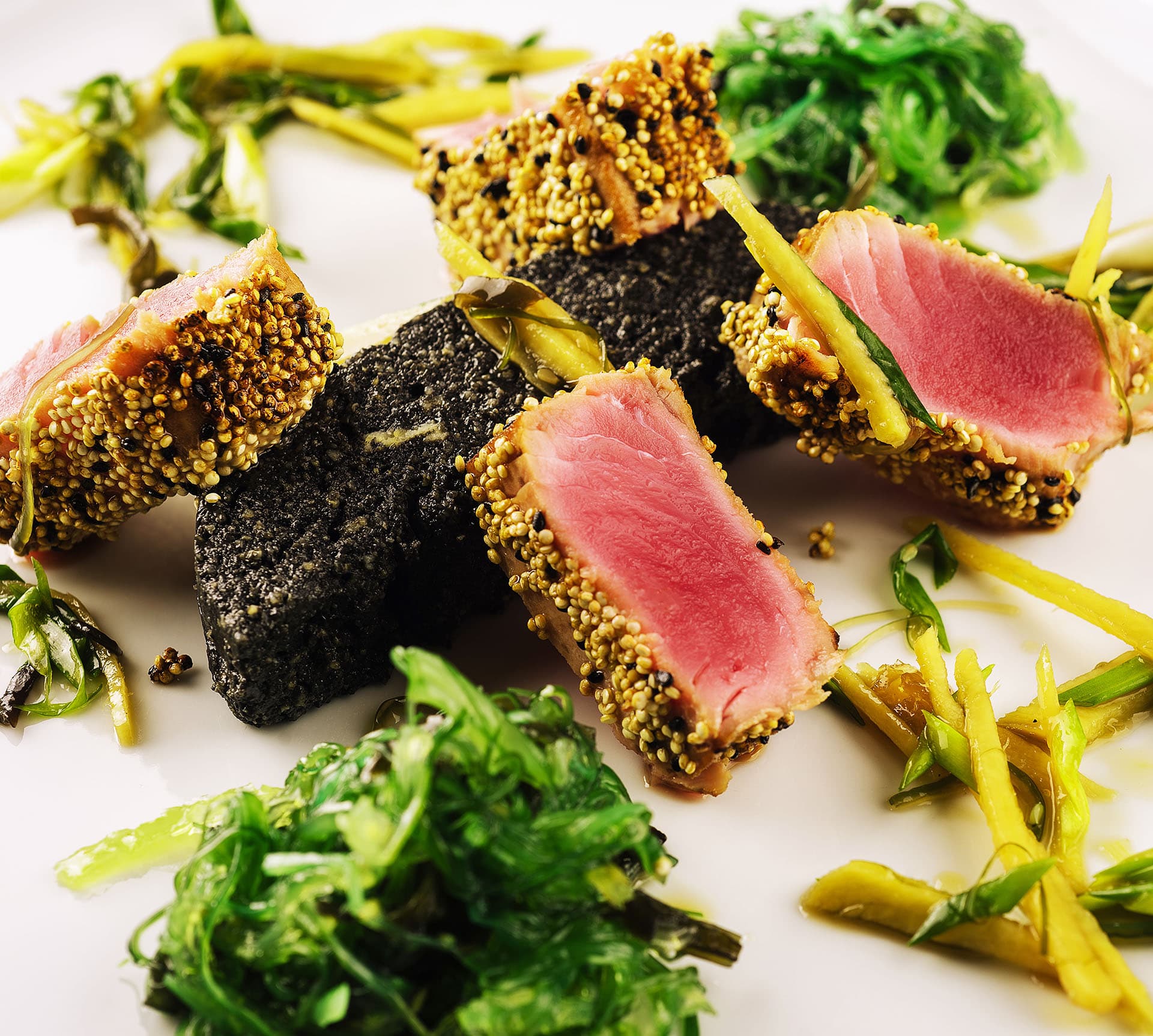 Thunfischsteak mit Sesam-Zitronenpfeffer-Kruste